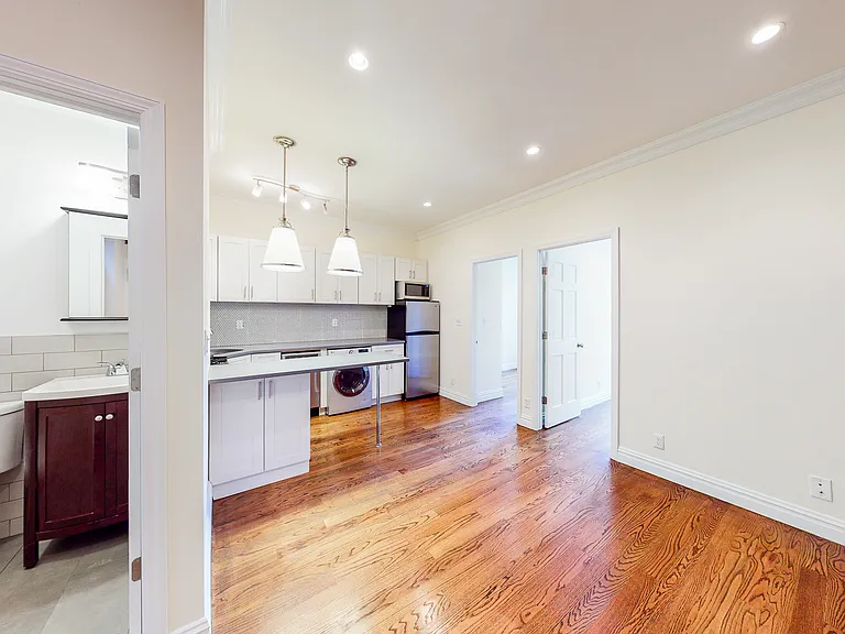 545 E 12th St #4D — Photo 2