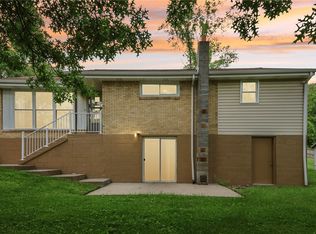 571 Miller Rd, West Mifflin, PA 15122