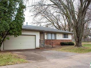 2330 Collins St, Sioux City, IA 51103