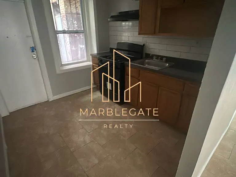 410A Union Ave #11 — Photo 1