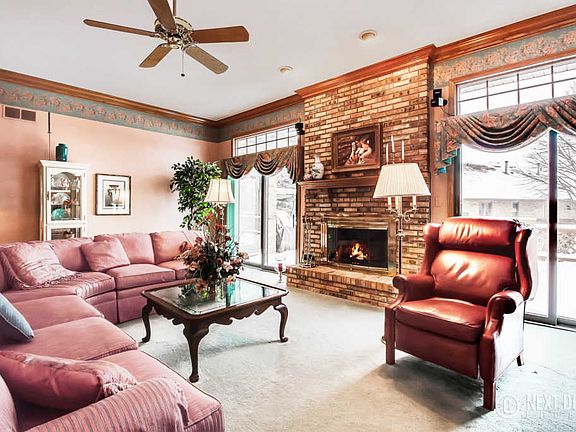 5th image of 9421 Fox Run Ct