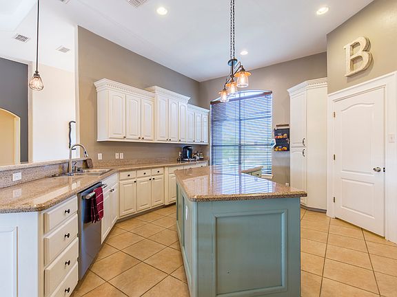 5th image of 784 Pine Falls Dr