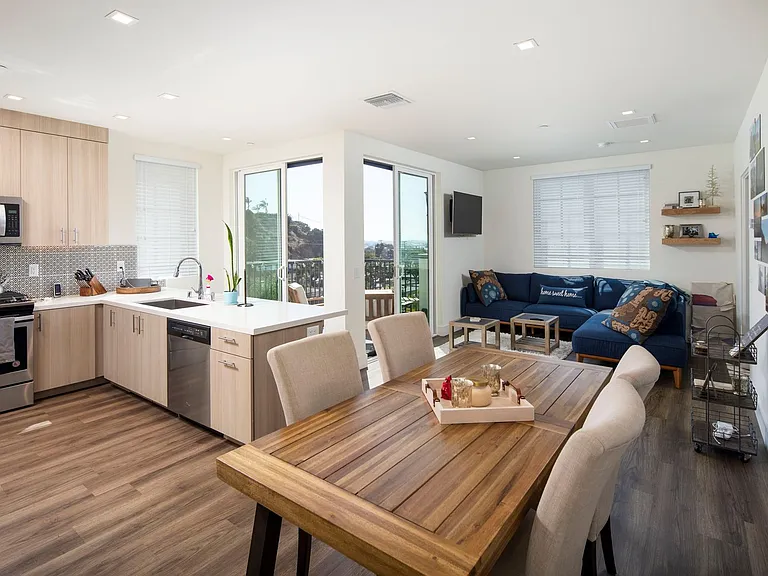 Mission West Lofts — Photo 2