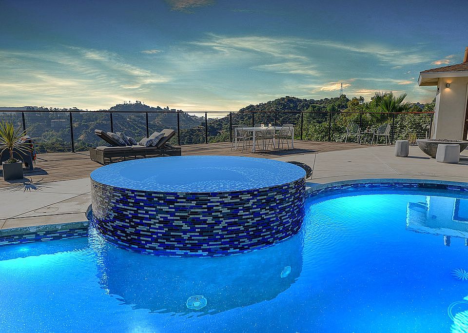 1st image of 8336 Mulholland Dr