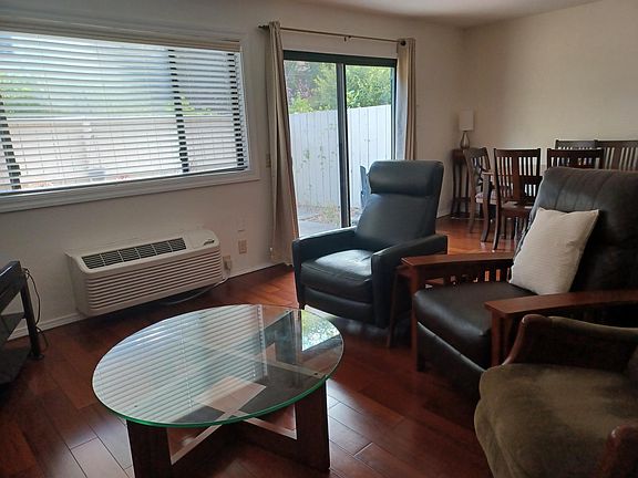 3rd image of 3025 Kaiser Dr Unit E