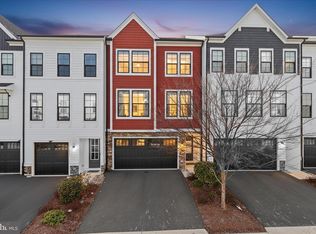 25429 Hartland Orchard Ter, Chantilly, VA 20152