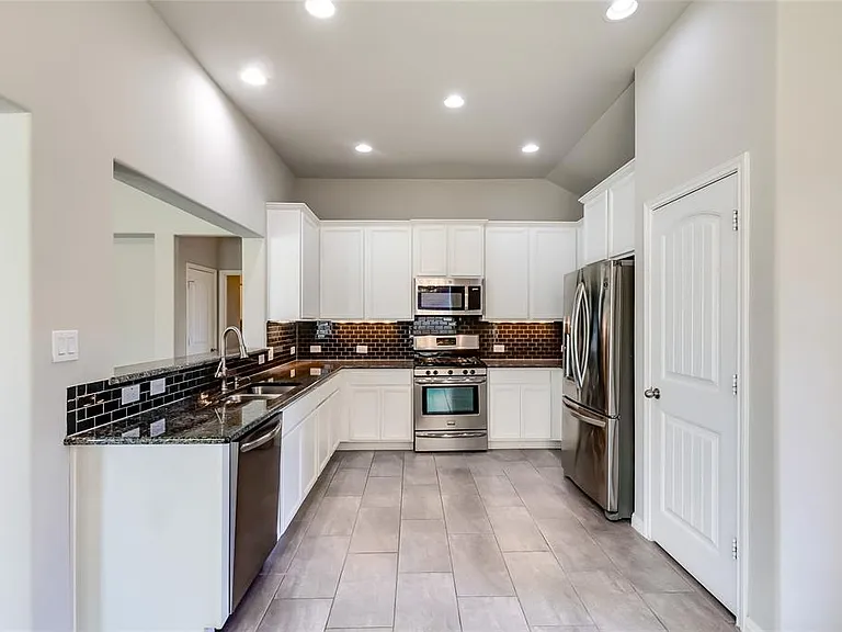 11608 Reading Ct — Photo 9