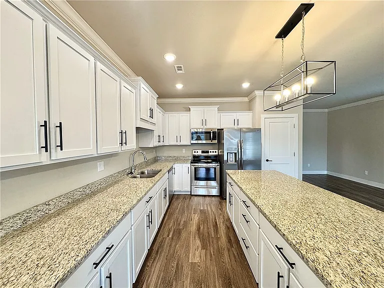 1011 NE Heights Ln — Photo 12