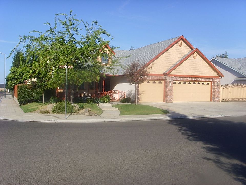 Perfectly located corner lot