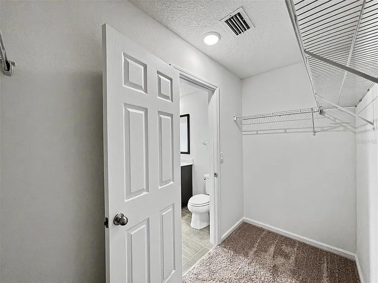 55 Signet Cir — Photo 8