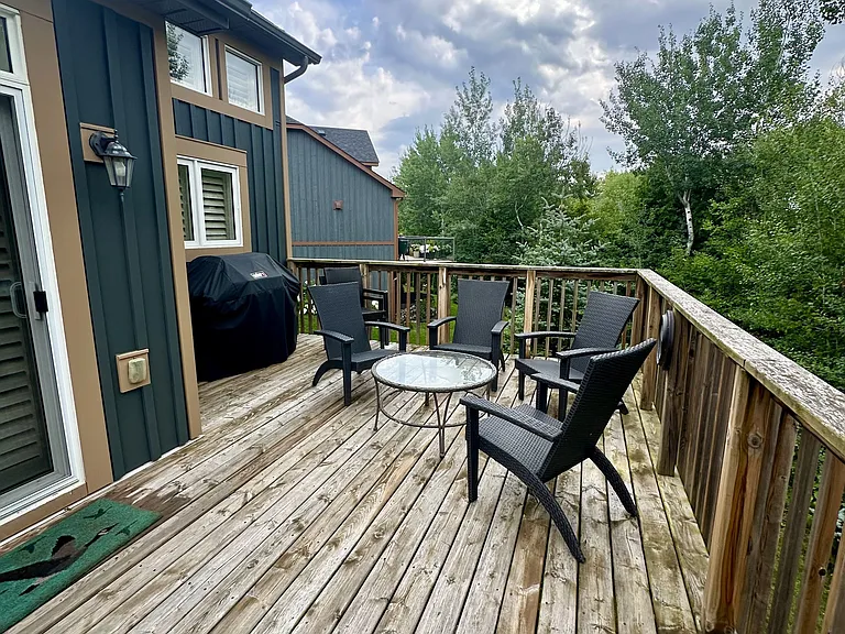 8 Robbie Way — Photo 33
