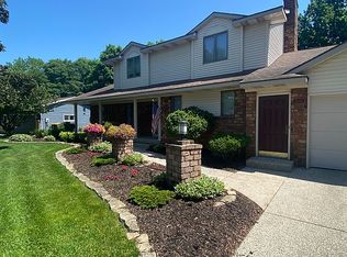8216 Birchwood Ave, Jenison, MI 49428