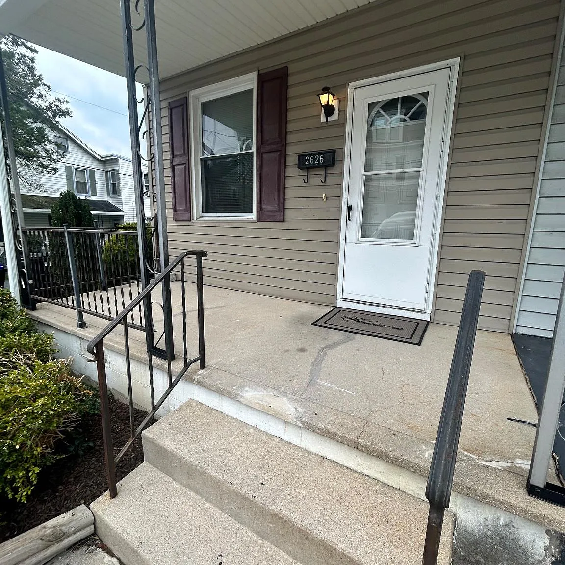 3 bed, 1.0 bath, 1509 sqft, $1,650 — Photo 2
