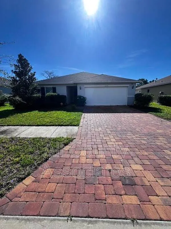 4 bed, 2.0 bath, 1696 sqft, $2,750 — Photo 2