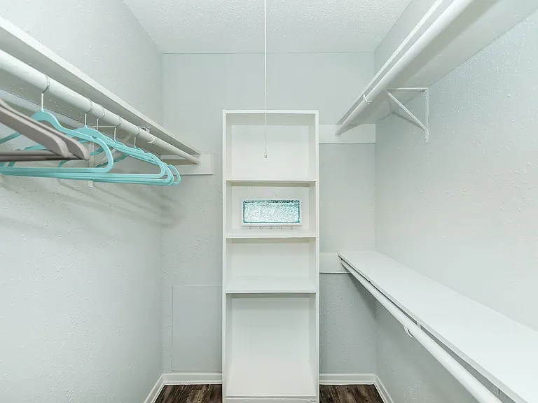 Galleria Flats Apartments — Photo 54