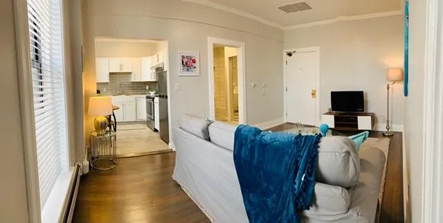 1 bed, 400 sqft, $1,400 — Photo 2