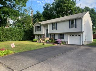 7 Carmine Dr, North Providence, RI 02911
