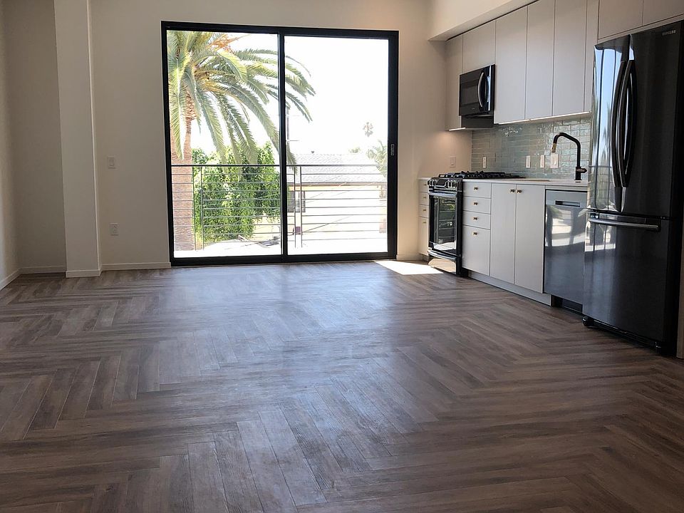 1st image of 472 Nautilus St #304