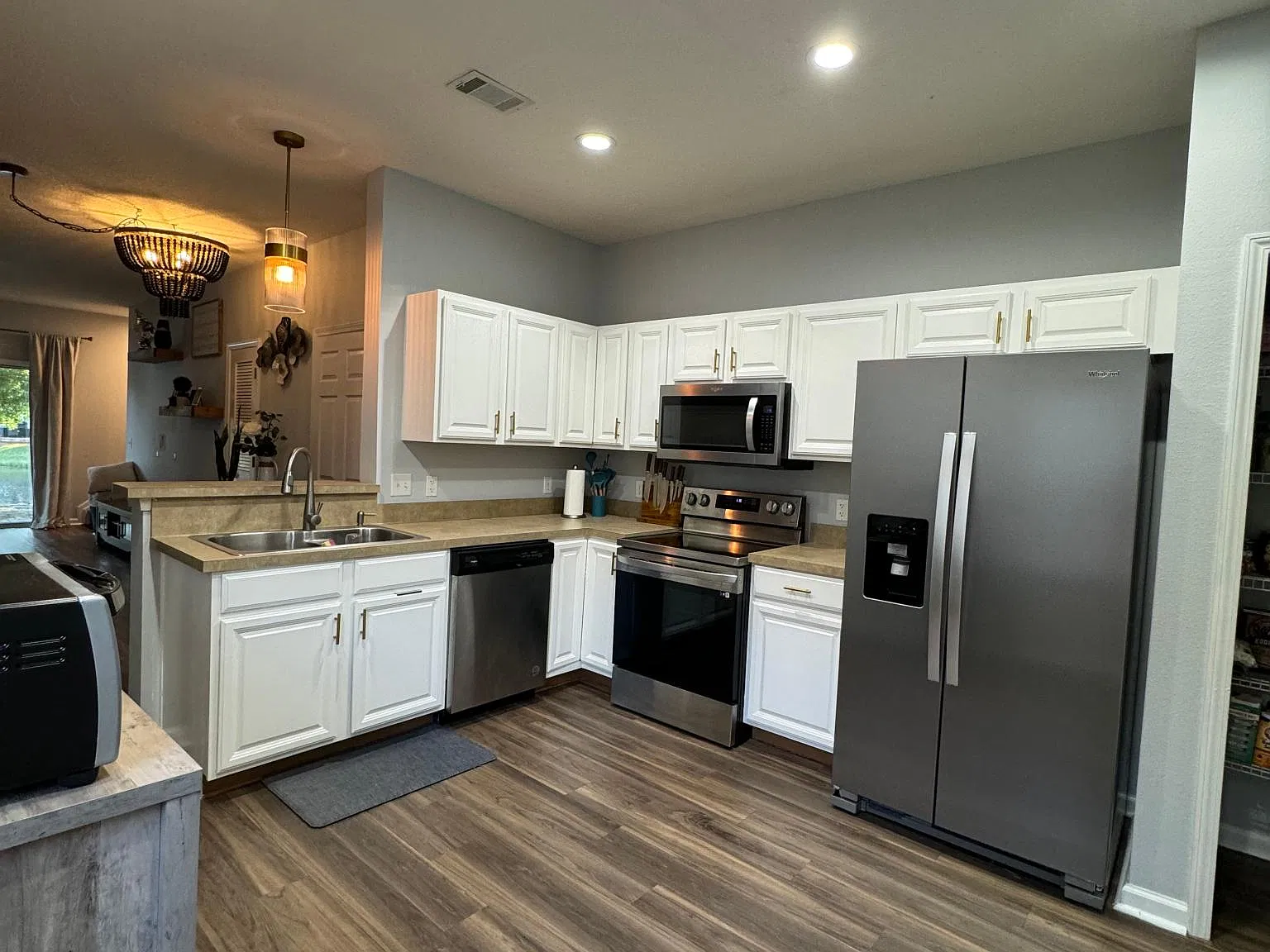 2 bed, 2.5 bath, 1346 sqft, $2,500 — Photo 2