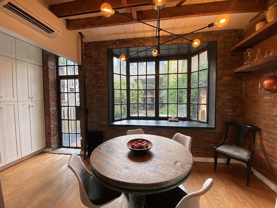 1st image of 256 Van Brunt St APT 1