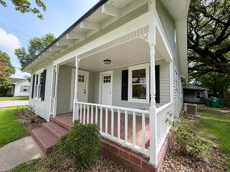 526 Evangeline Dr — Photo 3