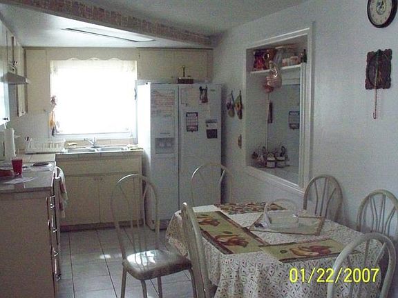 3rd image of 1153 Yale Dr