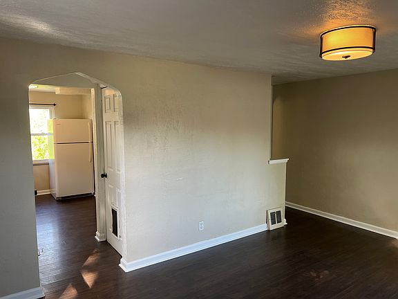3rd image of 1264 Shadycrest Dr
