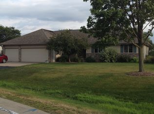 W2439 Hickory Park Dr, Appleton, WI 54915