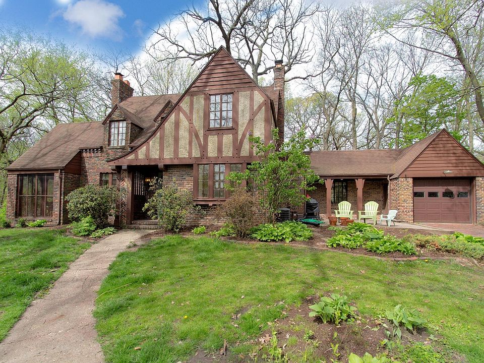 1st image of 525 Forest Glen St