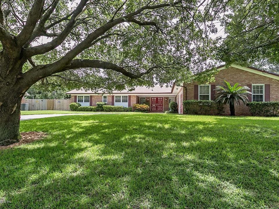 1st image of 973 Parkridge Cir W
