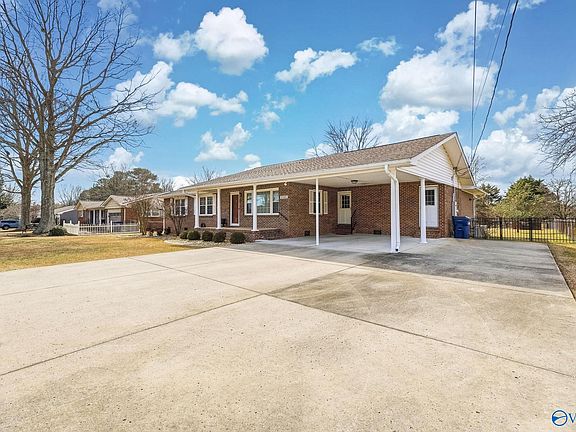 4th image of 1103 9th St NW