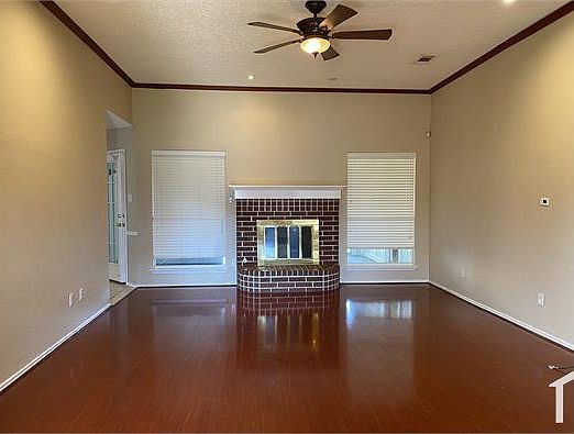 3rd image of 1216 Greenfield Dr