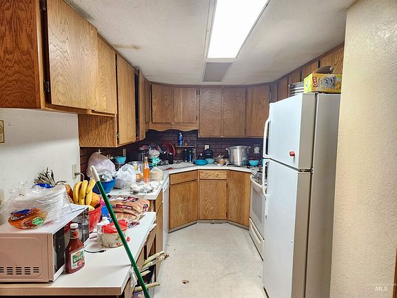 4th image of 1711 1st St S APT 8