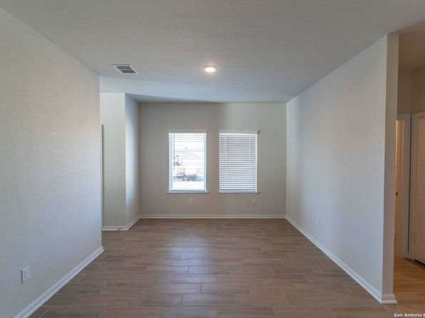 8836 Grey Elm, Elmendorf, TX 78112