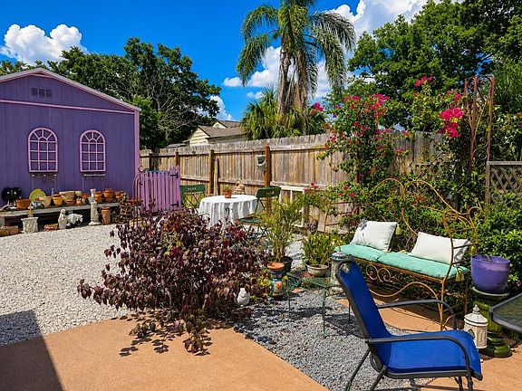 36th image of 1404 Rosslyn Dr