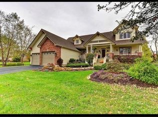 6 Bury Ct, Sugar Grove, IL 60554