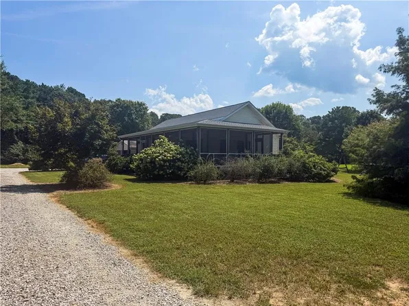 2920 Frying Pan Farm Ln, Wicomico, VA 23072