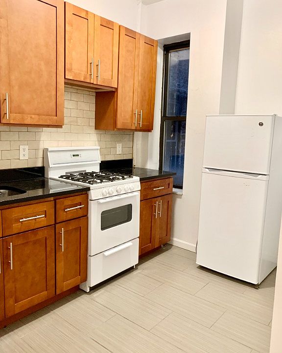 1st image of 224 E 27th St APT 2B