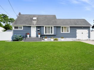 389 33rd Street, Lindenhurst, NY 11757