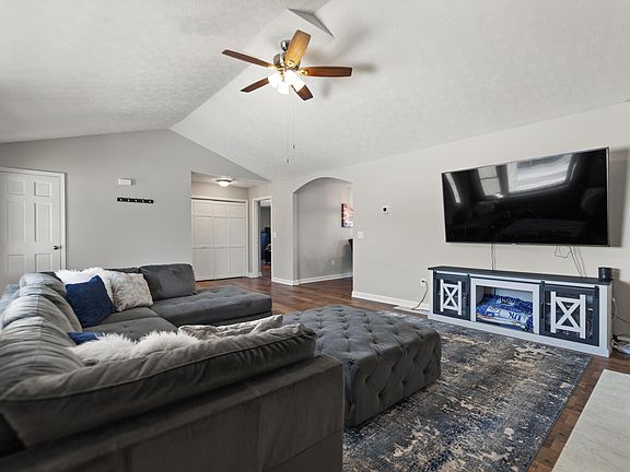 4th image of 1006 Woodland Dr