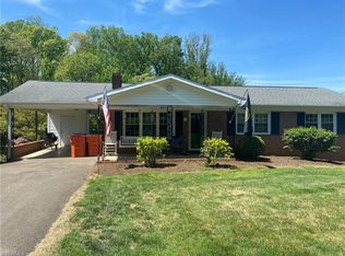 141 Brenda Dr, Mount Airy, NC 27030