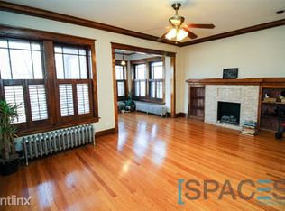 1427 W Rosemont Ave #2E, Chicago, IL 60660