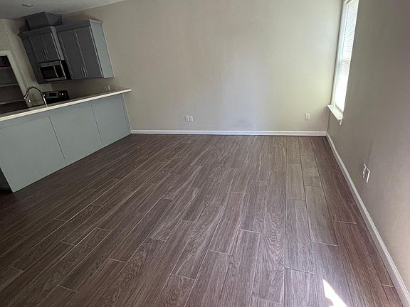 3rd image of 3608 Hawthorne Ave #4