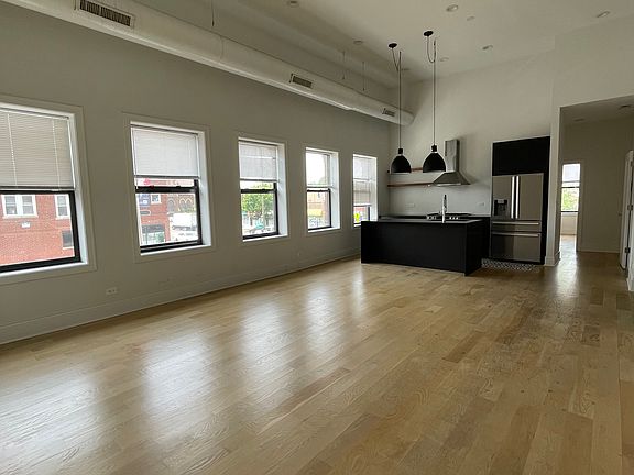 2nd image of 3435 W Fullerton Ave #2W