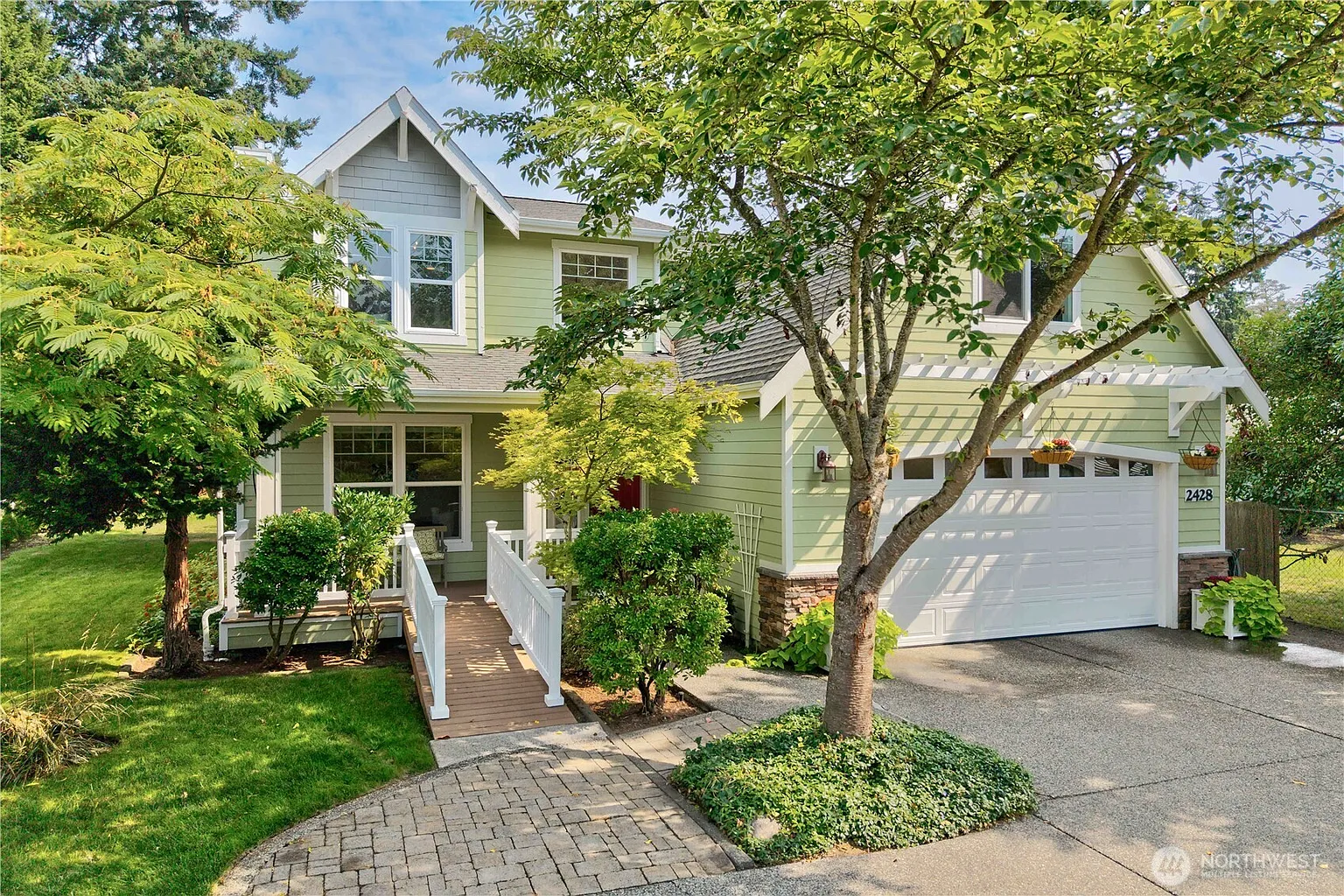 2428 Jones Avenue NE photo 1
