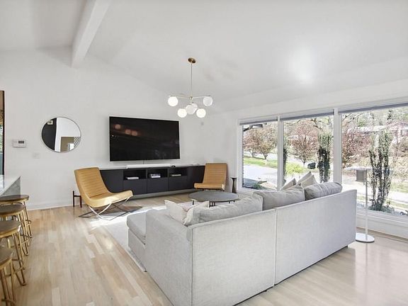 4th image of 2959 Braithwood Ct