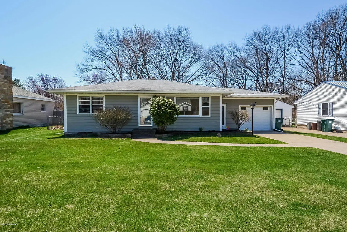 1129 Englewood Ave photo 1