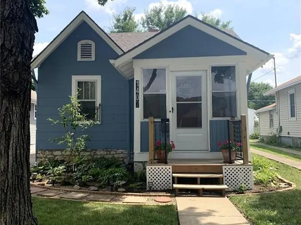 1407 E 24th Ave, Kansas City, MO 64116