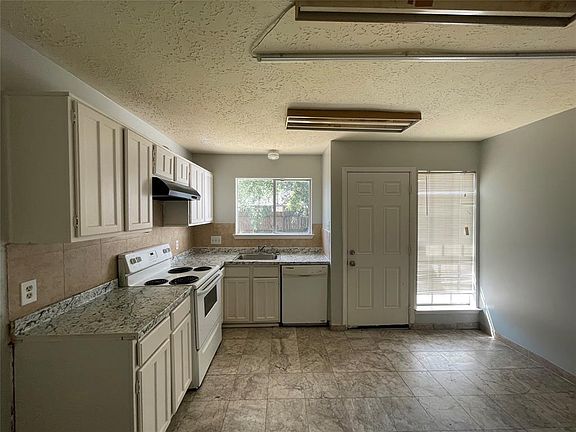 4th image of 13911 Cravenridge Drive