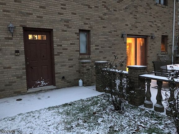 4th image of 115 N Livingston Ave